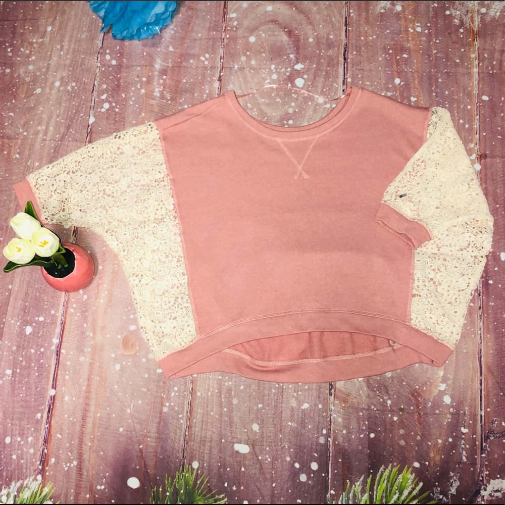 CP LOUNGE Lace Wide Short Sleeve Top